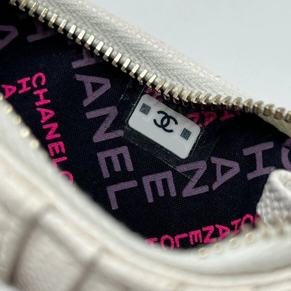 CHANEL Matelasse CC Mark Fragment Case Card Case Compact Long Wallet Unused - Picture 12 of 13